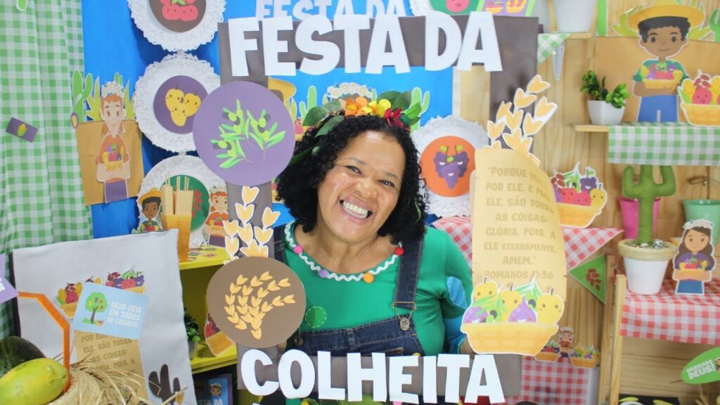 Festa da colheita com pessoas celebrando em um ambiente rural