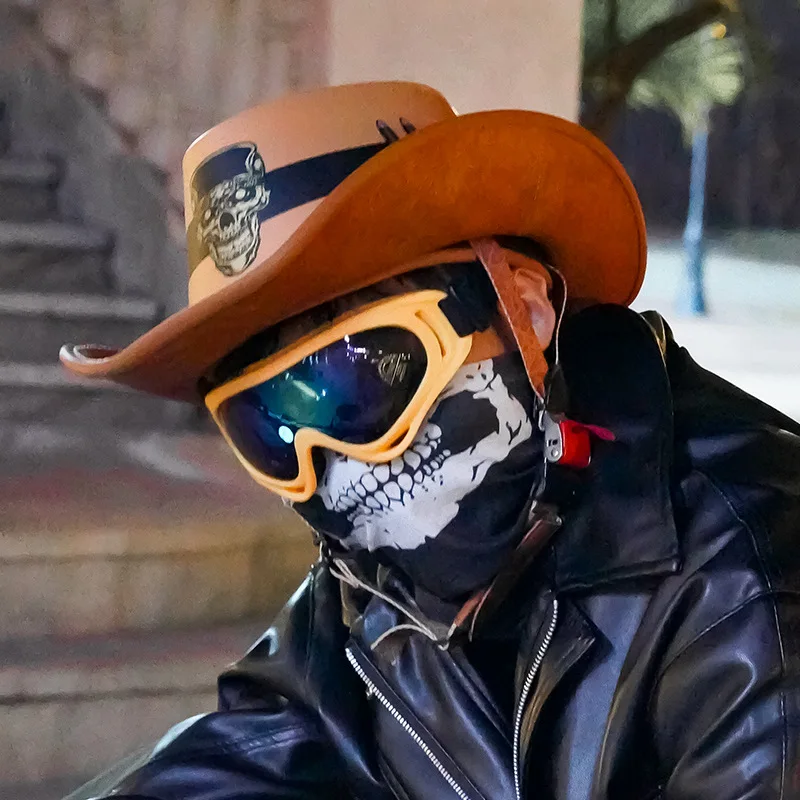 Capacete de Cowboy em estilo vintage, ideal para atividades rurais.