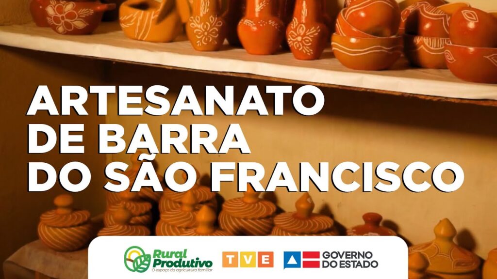 Artesanato rural colorido e autêntico exibido em uma feira ao ar livre, com temática country, rodeado pela natureza.