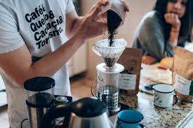 Como fazer um bom café coado: 5 dicas para preparar em casa!