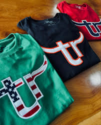 Confira nossas camisetas da TEAM Roping! O estilo perfeito para quem vive o espírito country no peito. Vem para a Texas Country e garanta a sua para compor aquele look cheio de