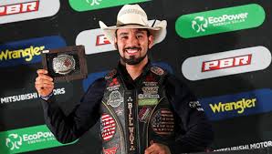 O sul mato-grossense Cléber Henrique Marques foi o grande campeão da etapa da PBR no Camaru Rodeio Show em Uberlândia — A Professional Bull Riders