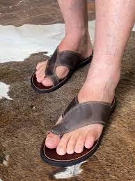 Sandália de Couro Masculina de Dedo | Arteza
