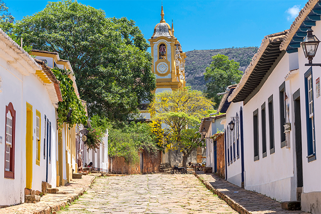 Cidades históricas do interior do Brasil com arquitetura colonial.