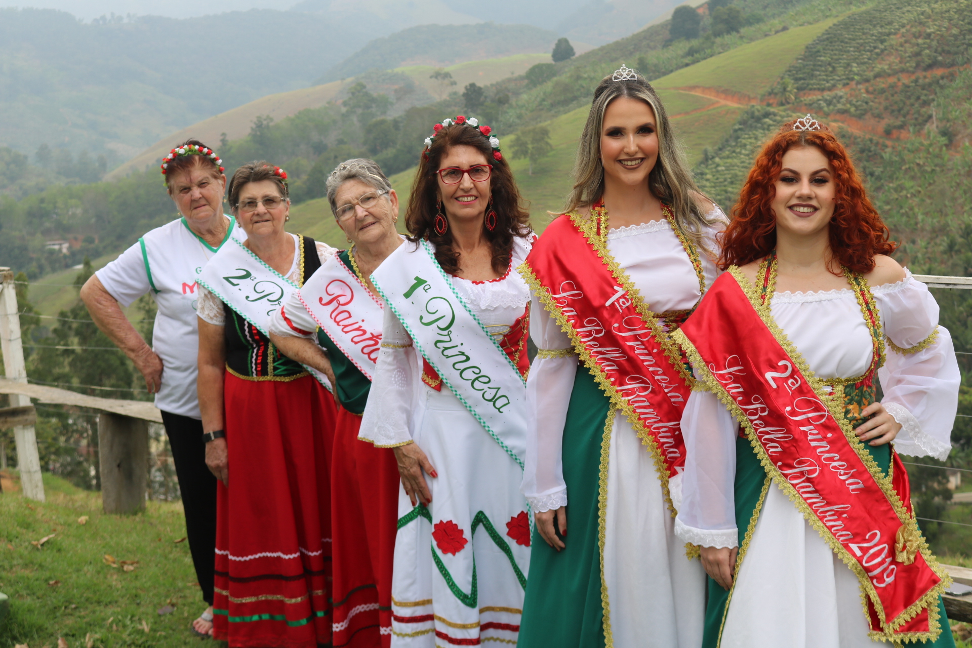 Festa típica no interior, celebrando a cultura italiana com danças e comidas tradicionais.