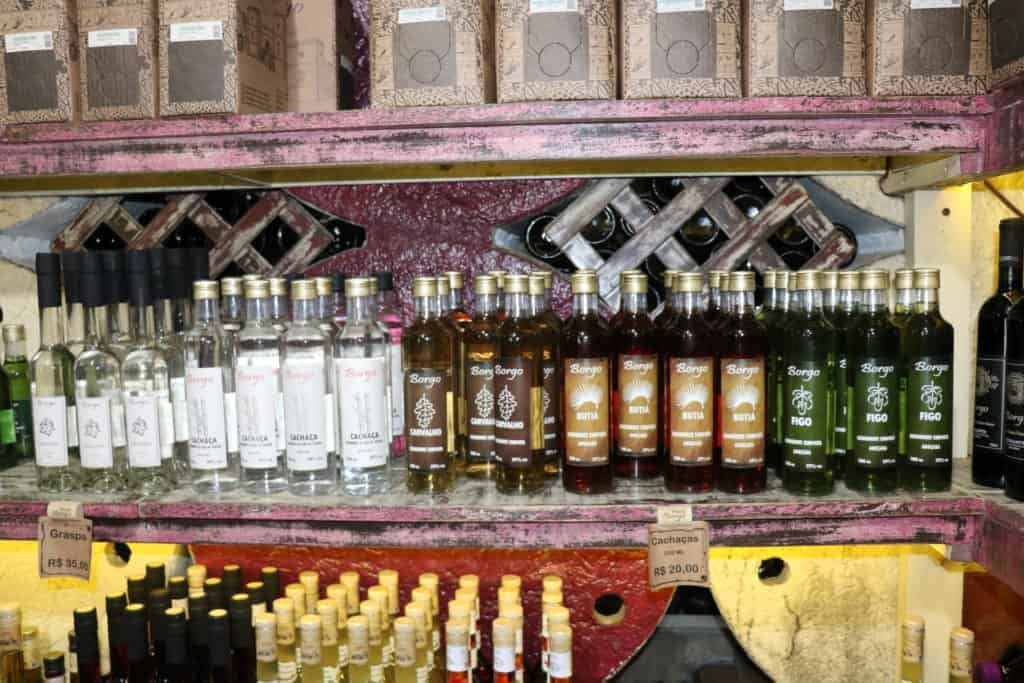Degustação de vinhos e produtos artesanais na Vinícola Borgo em Nova Veneza