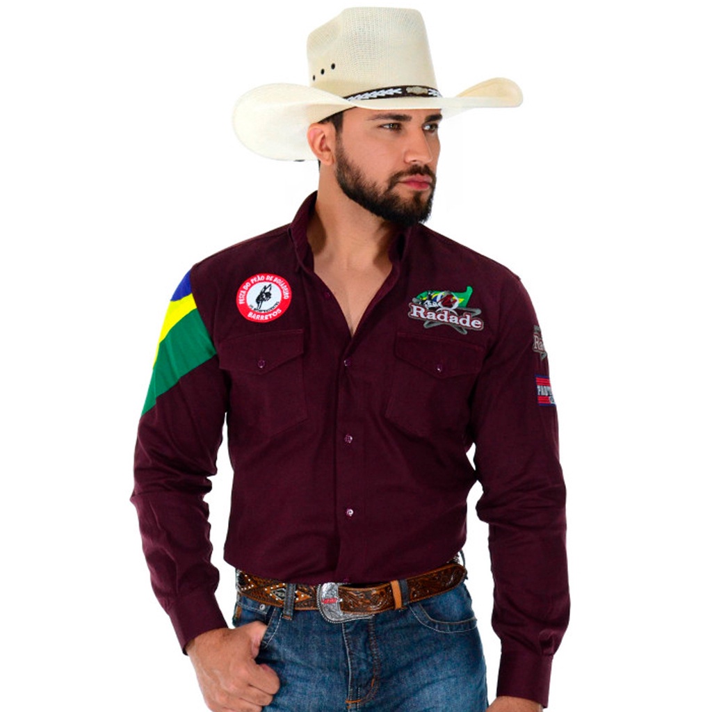 Camisa Radade Rodeio Bandeira Country Masculina Original Bordada em um ambiente de festa country