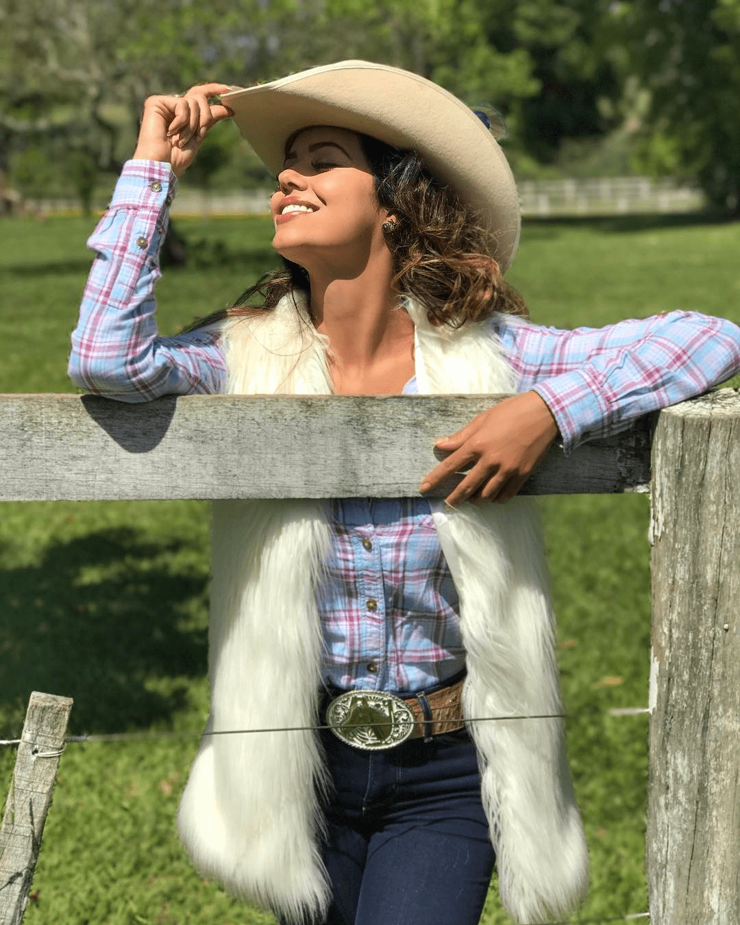 Roupas típicas country exibindo estilo e tradição