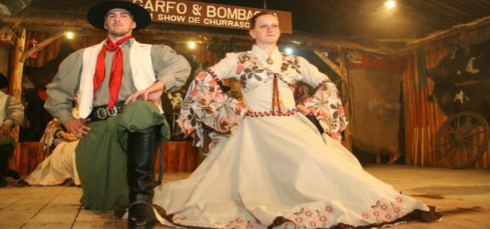 Conjunto de roupas típicas do campo, refletindo a cultura e tradição country.