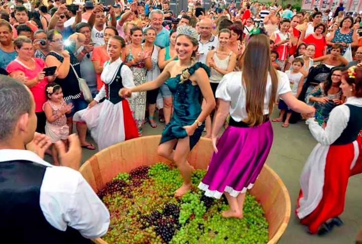 Festa do Peão com rodeios emocionantes e muita música country