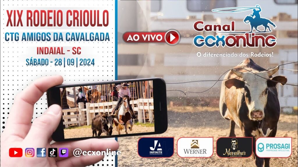 Participantes em uma cavalgada durante o XIX Rodeio Crioulo Interestadual, com a tradição gaúcha em Indaial, SC.