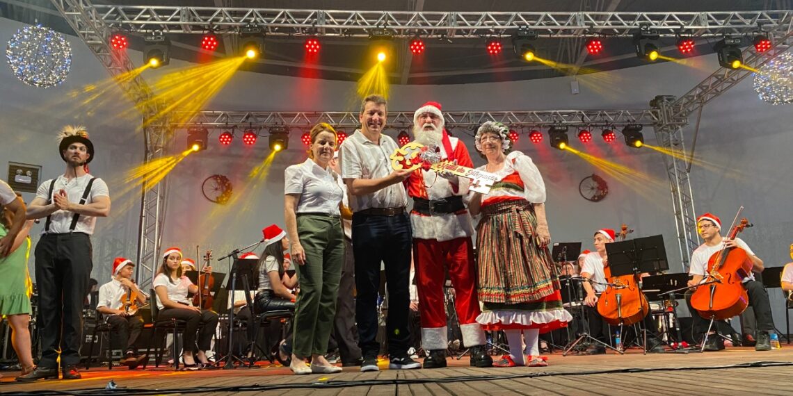 Celebrações natalinas no campo com tradições country.