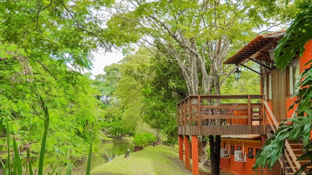 Hospedagem em fazenda com vista para a natureza