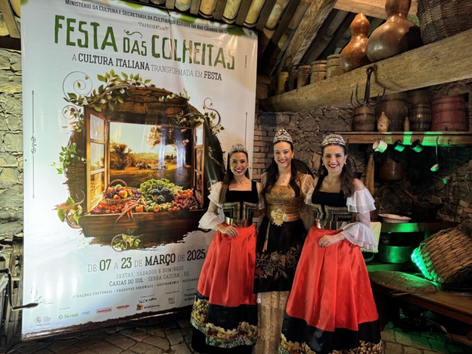 Estandes da Festa das Colheitas com produtos de agroindústria familiar na 4ª Festa das Colheitas de Caxias do Sul.