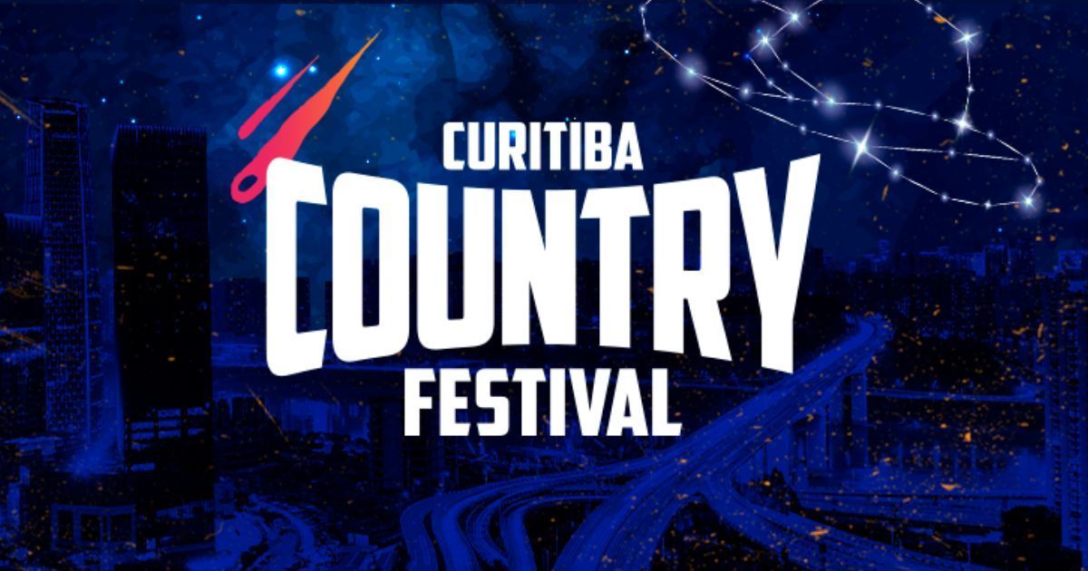 Pessoas se divertindo em um festival country em Curitiba, vestidas com trajes típicos e rodeadas por decoração temática.