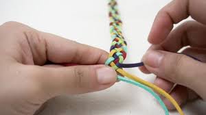 4 Formas de Fazer Pulseiras Trançadas - wikiHow