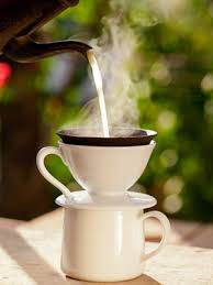 Café coado na garapa (caldo de cana)