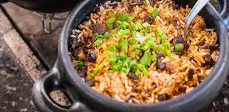 Arroz de carreteiro: a receita que ganhou o país com DNA estradeiro