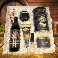 KIT CERVEJA PAULANER – BLACK TRUFFLE CHIPS – Cesta Premium