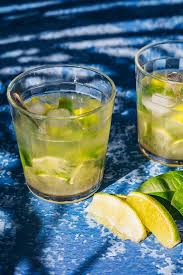 Receita de caipirinha de limão tradicional