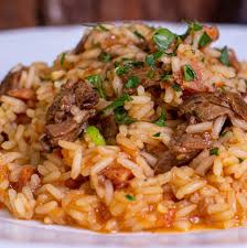 Arroz carreteiro com sobras do churrasco